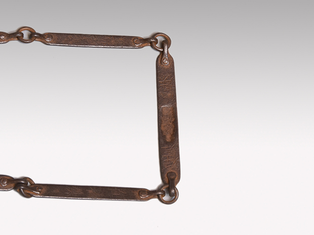 釣釜用 唐物 象嵌入り板鎖と象嵌入り和物弦 | 古美術ささき