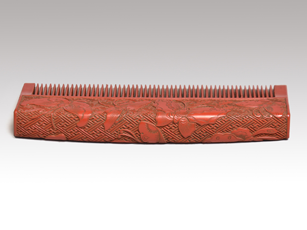 堆朱 櫛 蝶図に雷文 | 古美術ささき