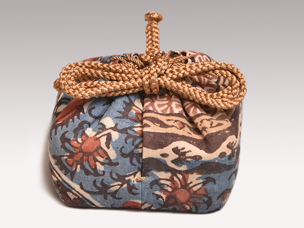 形物染付 隅田川香合 明末頃 | 古美術ささき