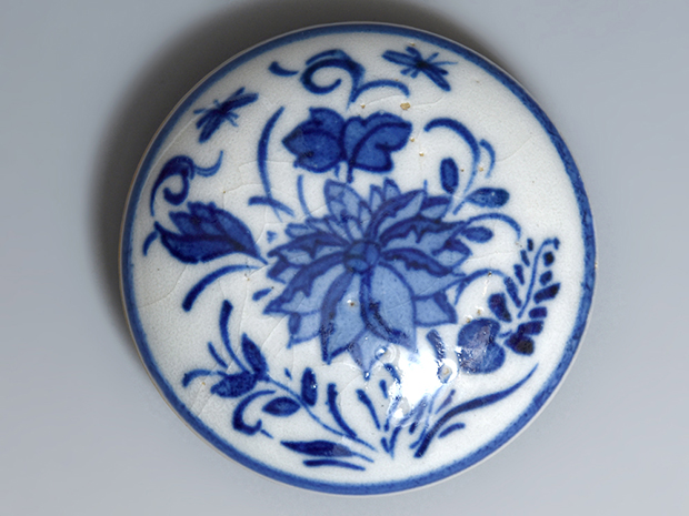 三浦竹泉（造）染付 瑞華文 藤の実香合 | 古美術ささき