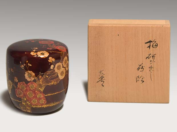 紅白梅研ぎ出し蒔絵 棗 豊平翠香(作) 共箱 令和に因んで製作 | 古美術