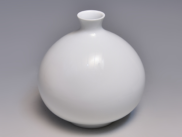 井上萬二（作）白磁 壷 共箱 本人作 人間国宝 | 古美術ささき