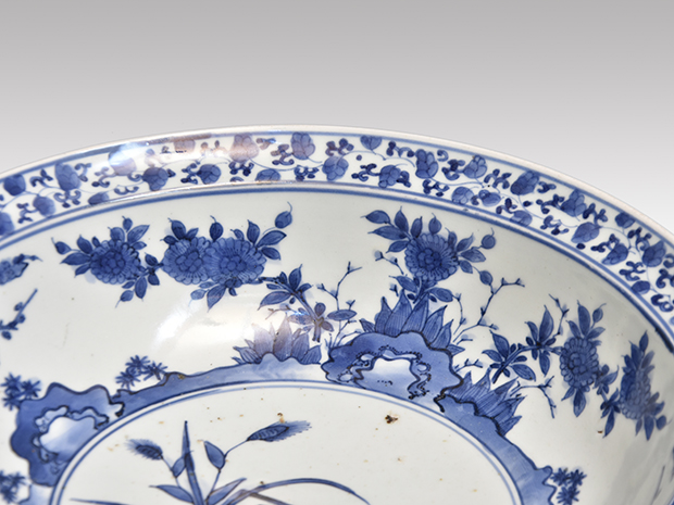 所載品 古伊万里（藍柿右衛門様式）草花文大鉢 江戸時代中期 | 古美術