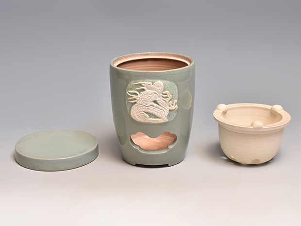 青磁龍文涼炉 雲林院寶山（作）共箱 | 古美術ささき