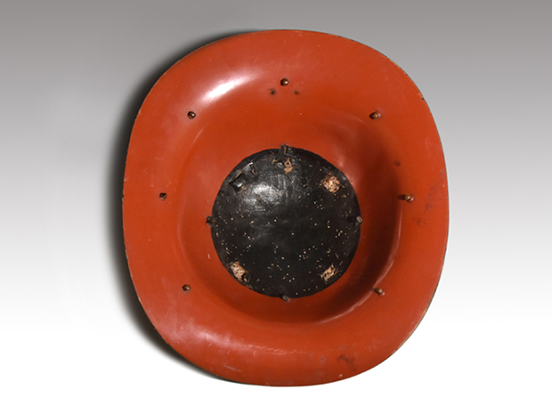 陣笠 江戸時代 木製漆塗 七つ星 剣片喰紋入り | 古美術ささき