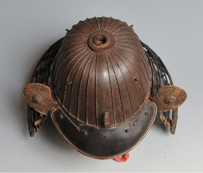 鉄錆地 32間筋兜 四枚錣 江戸時代 甲冑 鎧兜 武具 具足 | 古美術ささき