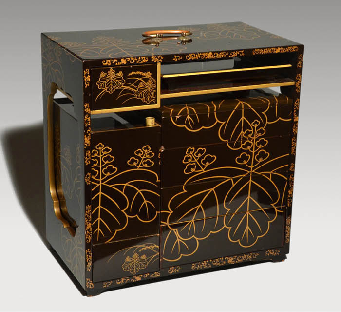 五七桐蒔絵に蔦蒔絵入 花見重 野弁当 江戸末頃 | 古美術ささき