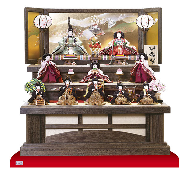 雛人形の選び方 五人囃子の揃った三段飾りの雛人形で元気を頂きます