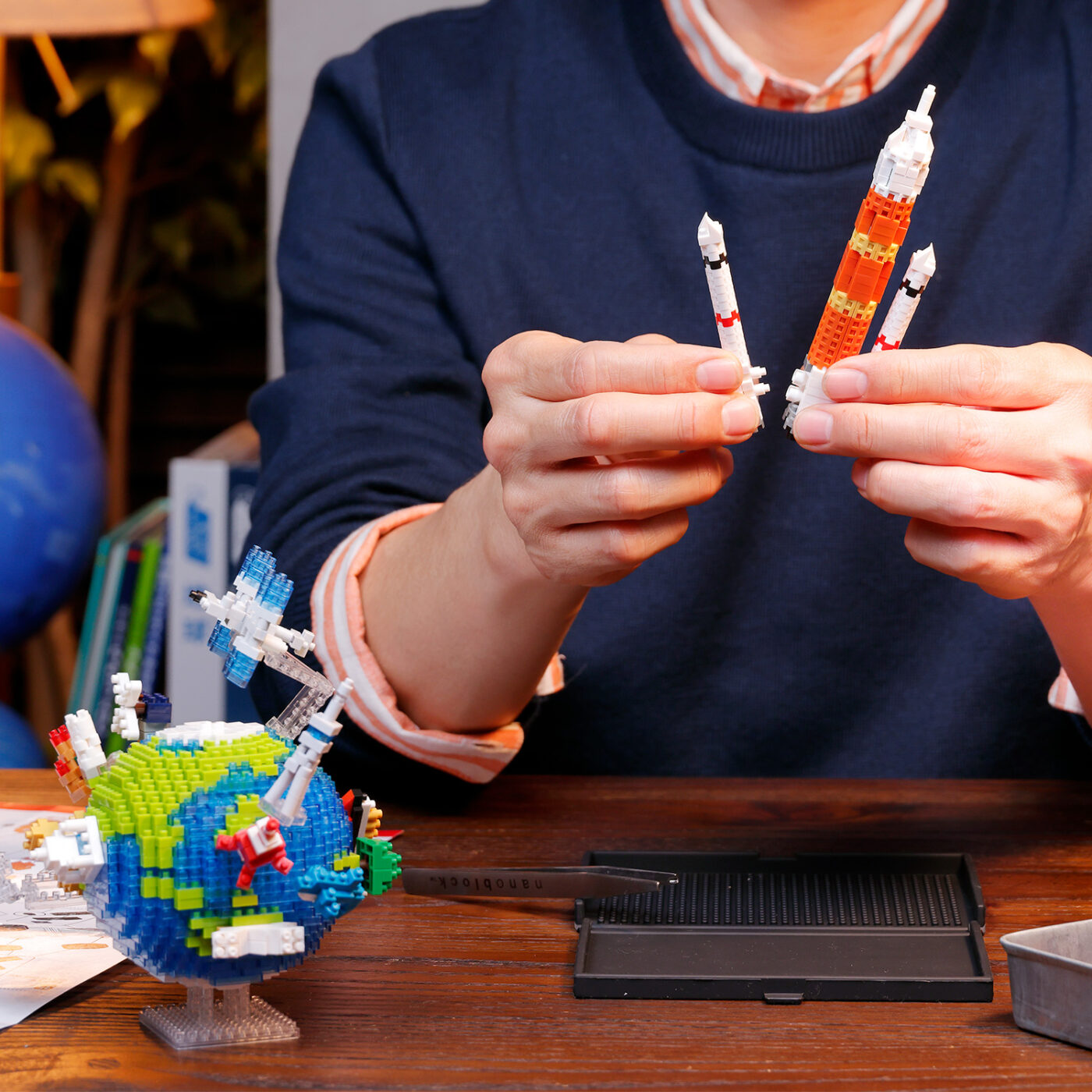 地球と月 | CATALOG | nanoblock® | ブランド一覧 | カワダ公式