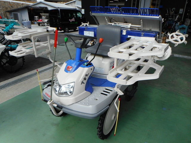 ヰセキ 乗用田植機 PQZ4-DULF 4条植 ロータリー植付 8.8ps 施肥付き