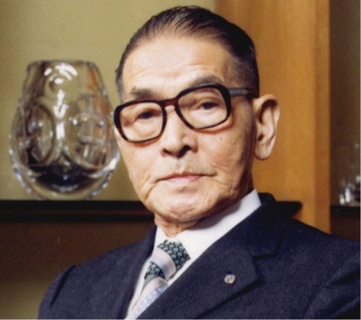 KAGAMIの歩み| KAGAMIについて | カガミクリスタル