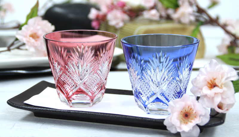清々しい透明感のペアグラスで、春のお花見を華やかに | カガミクリスタル