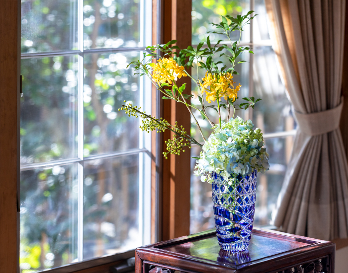 江戸切子 花瓶＜潮騒＞ | カガミクリスタル