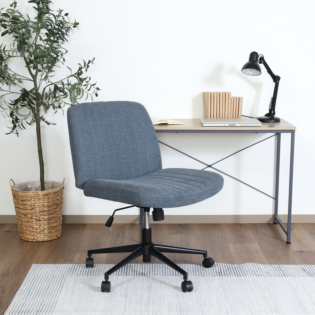 あぐらがかけるチェア 幅660 奥行690 高さ840-910 FB-4073 通販