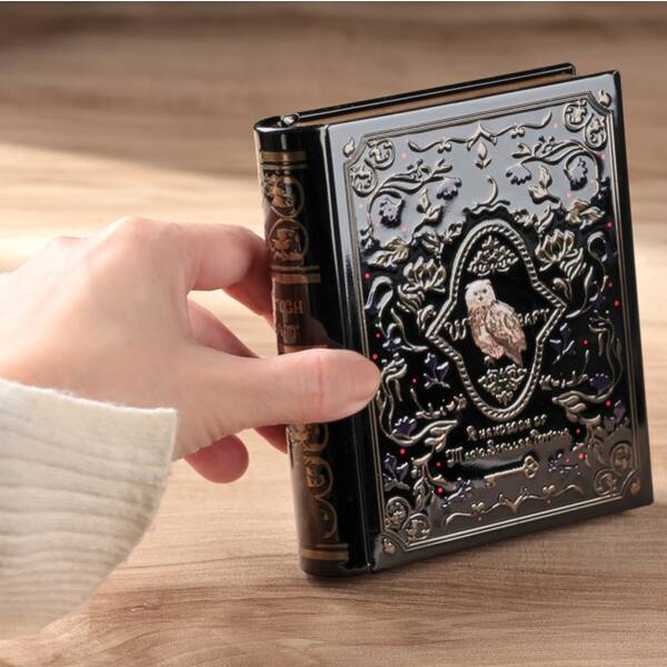 ミニミニ魔法辞書缶 チョコクランチ入り 1個 - カルディコーヒー