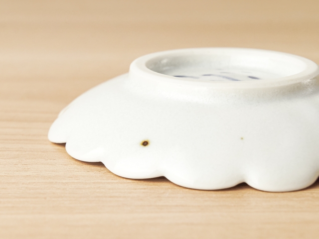 白磁 輪花豆皿｜鎌田醤油（かまだしょうゆ）公式通販サイト