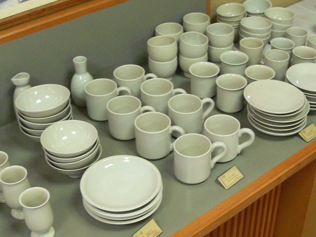 九谷焼の窯元で本格的な上絵付体験｜かなざわ自由時間｜【公式】金沢の