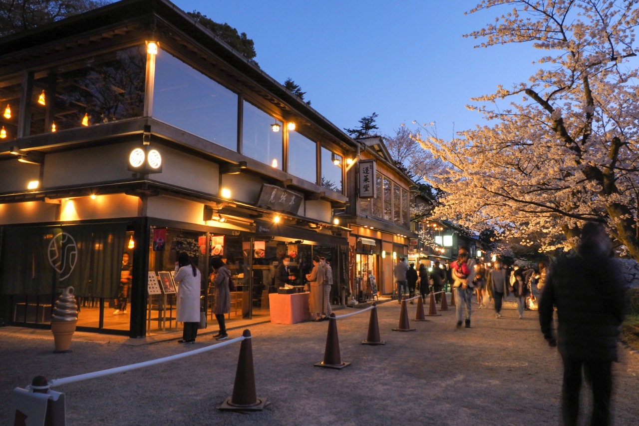 五感で楽しむ兼六園セット券」北陸DC×兼六園公開150周年記念｜かなざわ