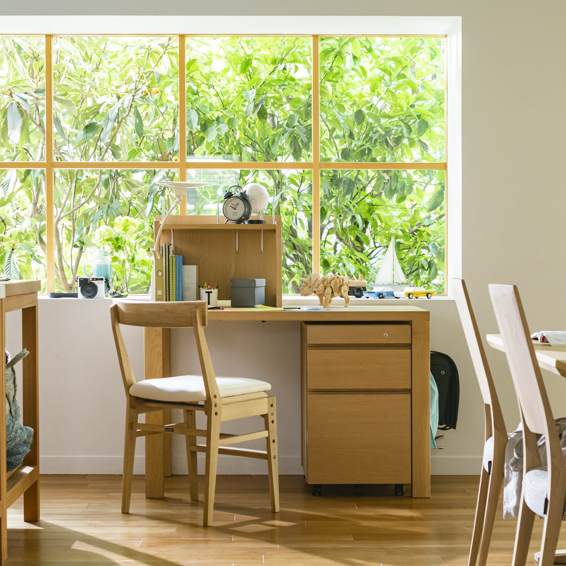 学習机／ボナシェルタ ｜暮らしで変わる家具選び｜【公式】カリモク