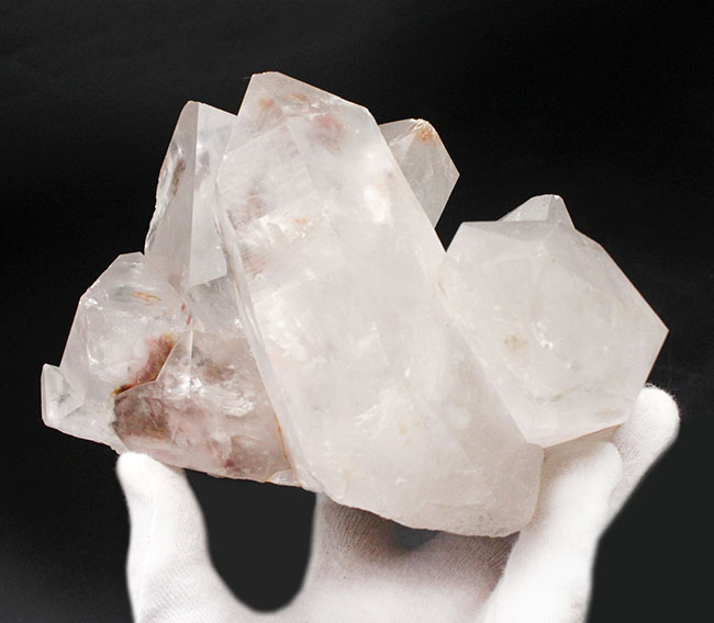 1590グラム！自然な結晶成長が見られる立派な水晶クラスター 鉱物 販売