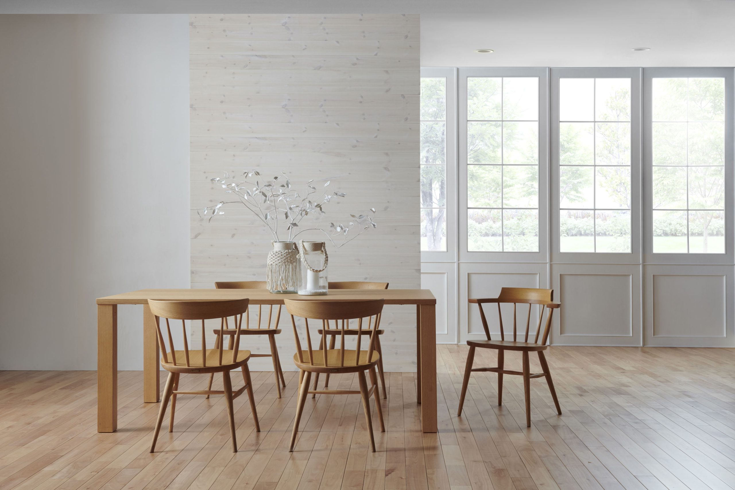 クラウンチェア - 国産無垢家具は飛騨高山発の家具メーカー KASHIWA