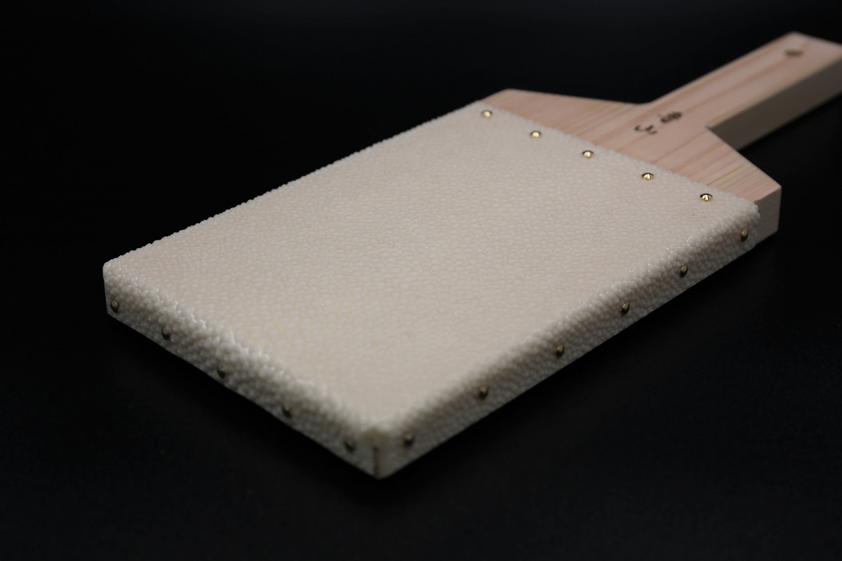 魯山 鮫皮わさびおろし 超々特大 鋲止め-歌舞伎ナイフ