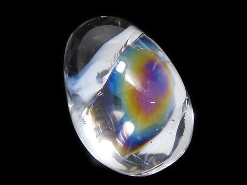 アイリスクォーツ｜特徴・効果・意味を解説。虹色に輝く理由とは？