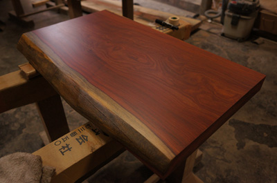 千葉県市川市｜一般住宅でご利用される紫檀一枚板カウンターをお届け