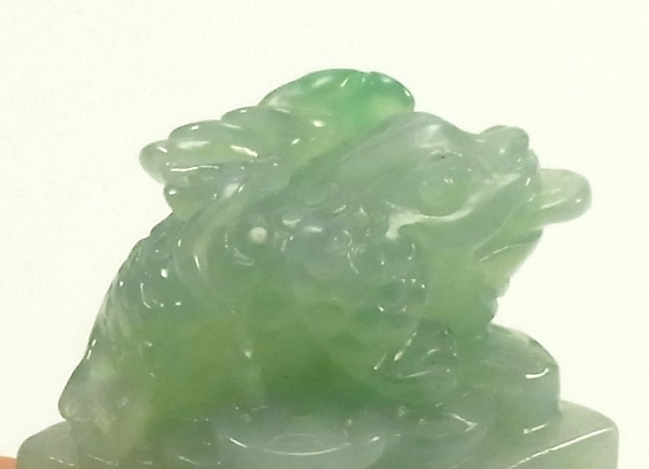 ミャンマー産天然翡翠彫刻＆アクセサリー専門店