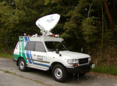 衛星通信車｜防災センターの整備｜国土交通省近畿地方整備局 近畿技術