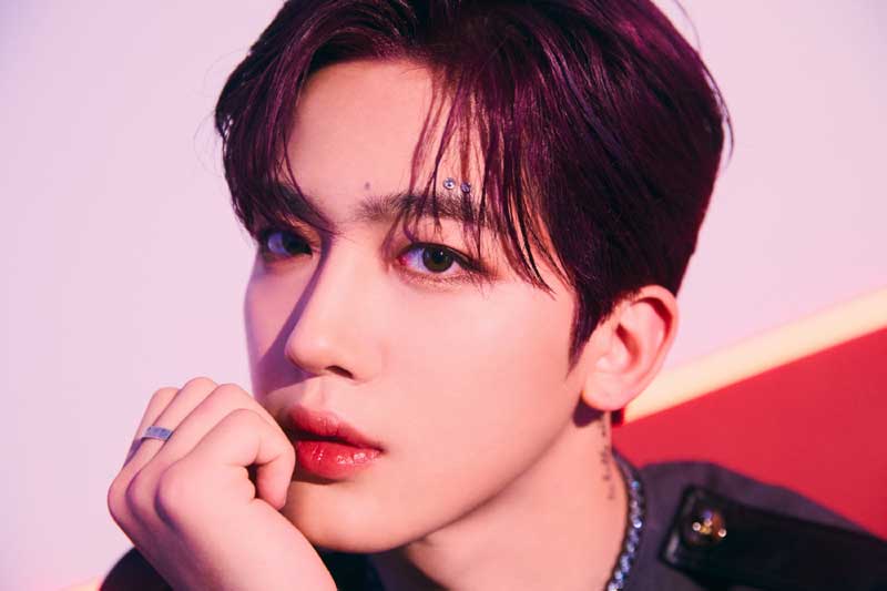 期待の新人グループ WEiにインタビュー！ 特技は「デコピン