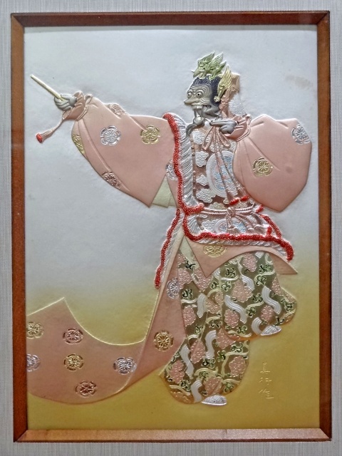 彫金家 帖佐美行による雅楽「蘭陵王」の繊細な額装品をお譲りいただき