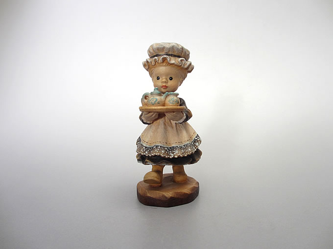 アンリの木彫り人形（お茶を運ぶ女の子） | 東京世田谷の買取専門店