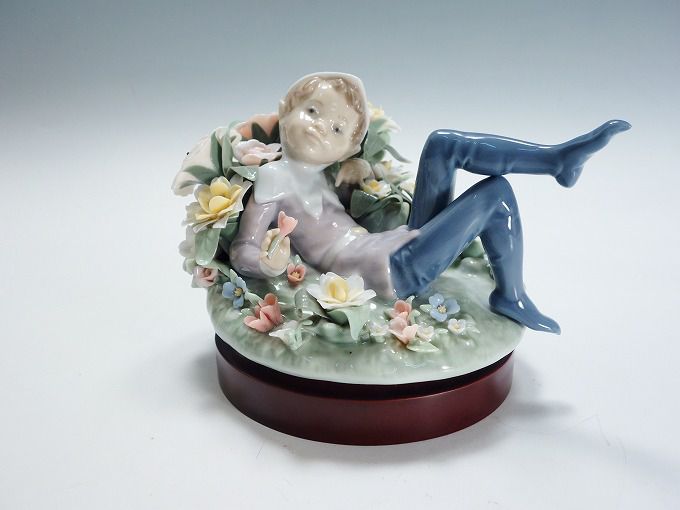 リヤドロのフィギュリン『夢見る妖精』 | 東京世田谷の買取専門店