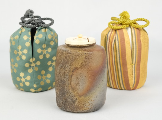 栗山園オンライン通販部 / 【出物】 備前肩衝茶入 伊勢崎満