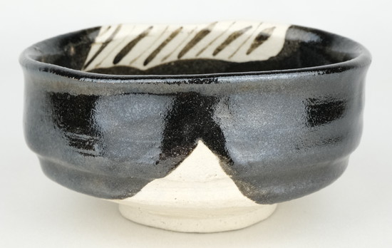 栗山園オンライン通販部 / 【出物】 黒織部茶碗 加藤芳右衛門