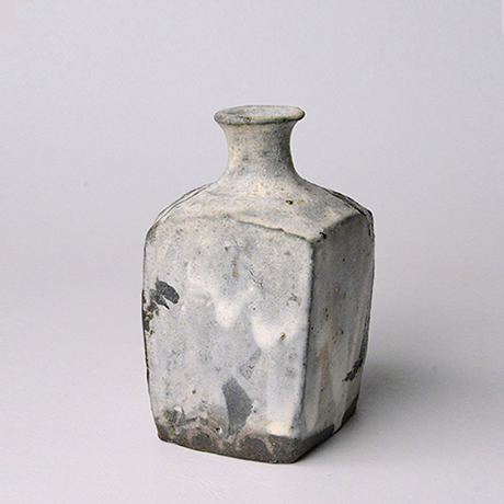 No.133 粉引唐津角徳利 / Square sake flask, Kohiki-karatsu | しぶや