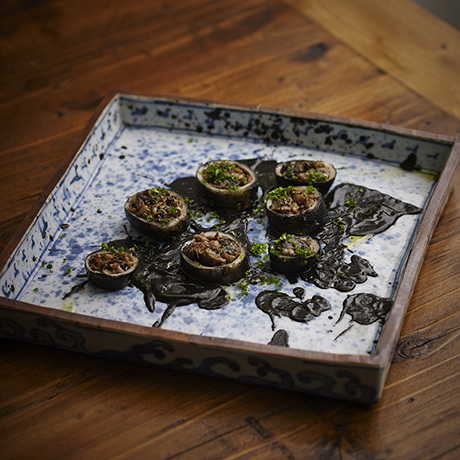 須田菁華 - 染付吹墨四方皿 | しぶや黒田陶苑