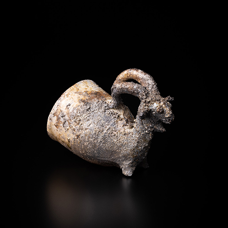 29. 信楽山羊角杯 / Sake cup with the shape of goat head, Shigaraki