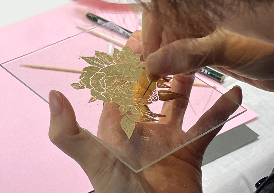 箔の日」ワークショップ開催 エグロミゼ（金彩技法） | 新着情報 | 堀
