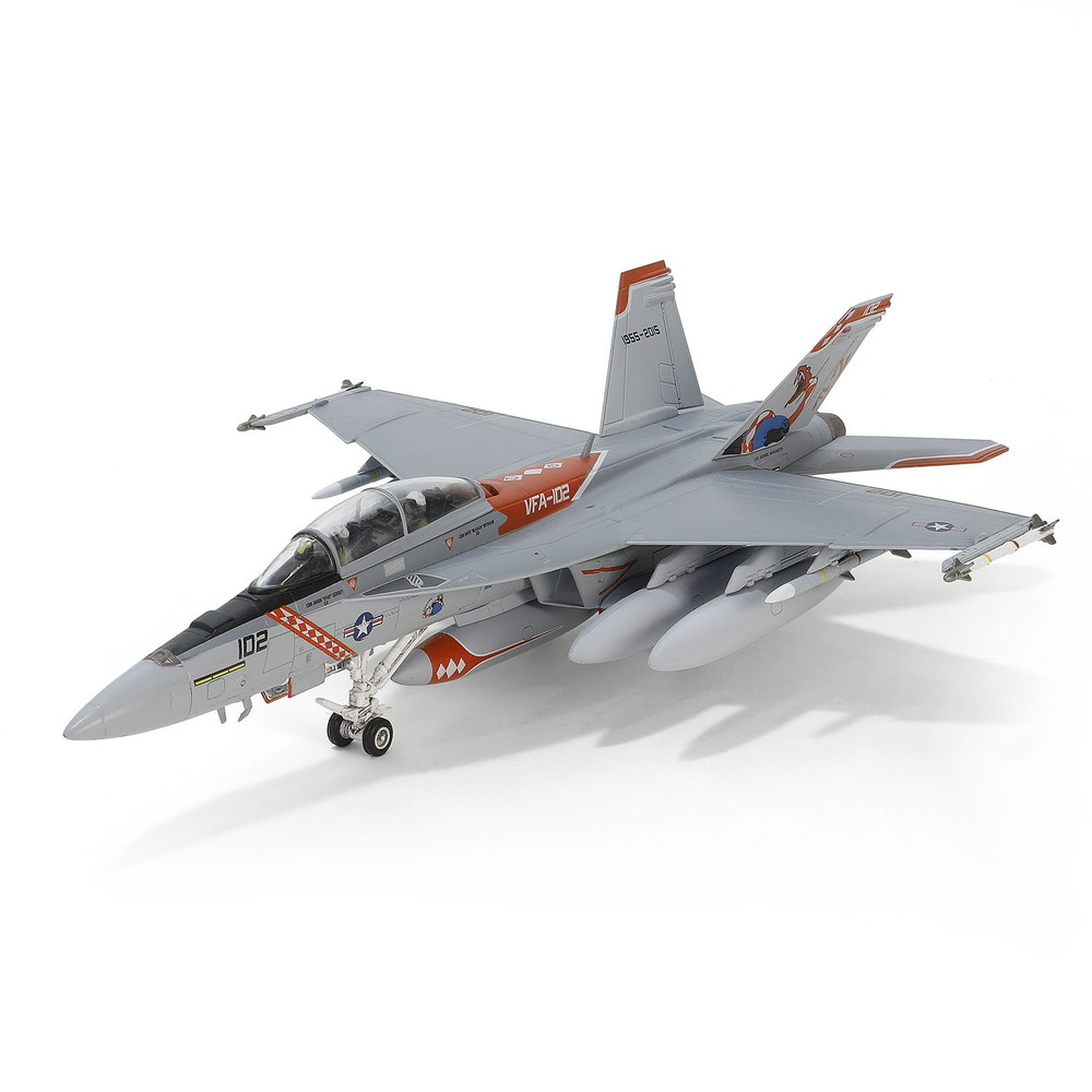 完成品 :: 飛行機 :: F/A-18F アメリカ海軍スーパーホーネット VFA-102
