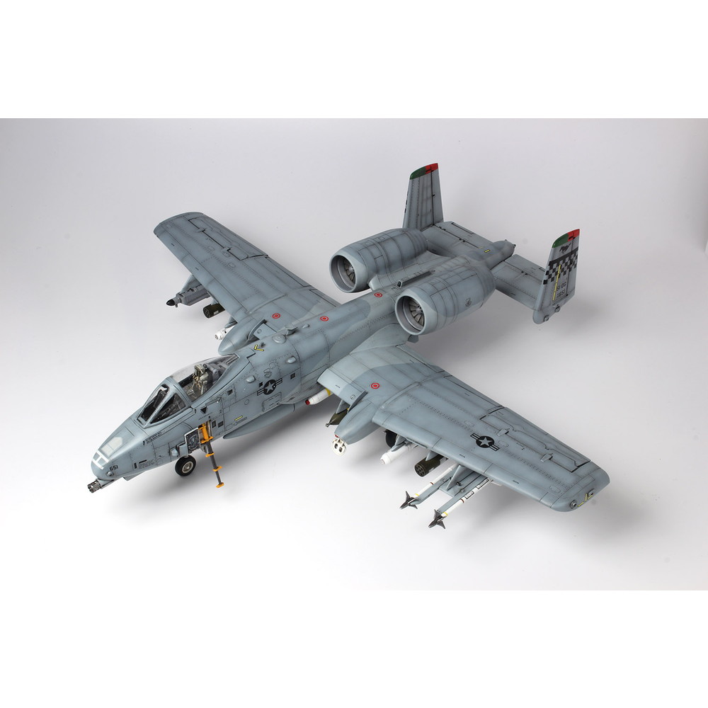 プラモデル :: 飛行機 :: アメリカ空軍 攻撃機 A-10C サンダーボルトII
