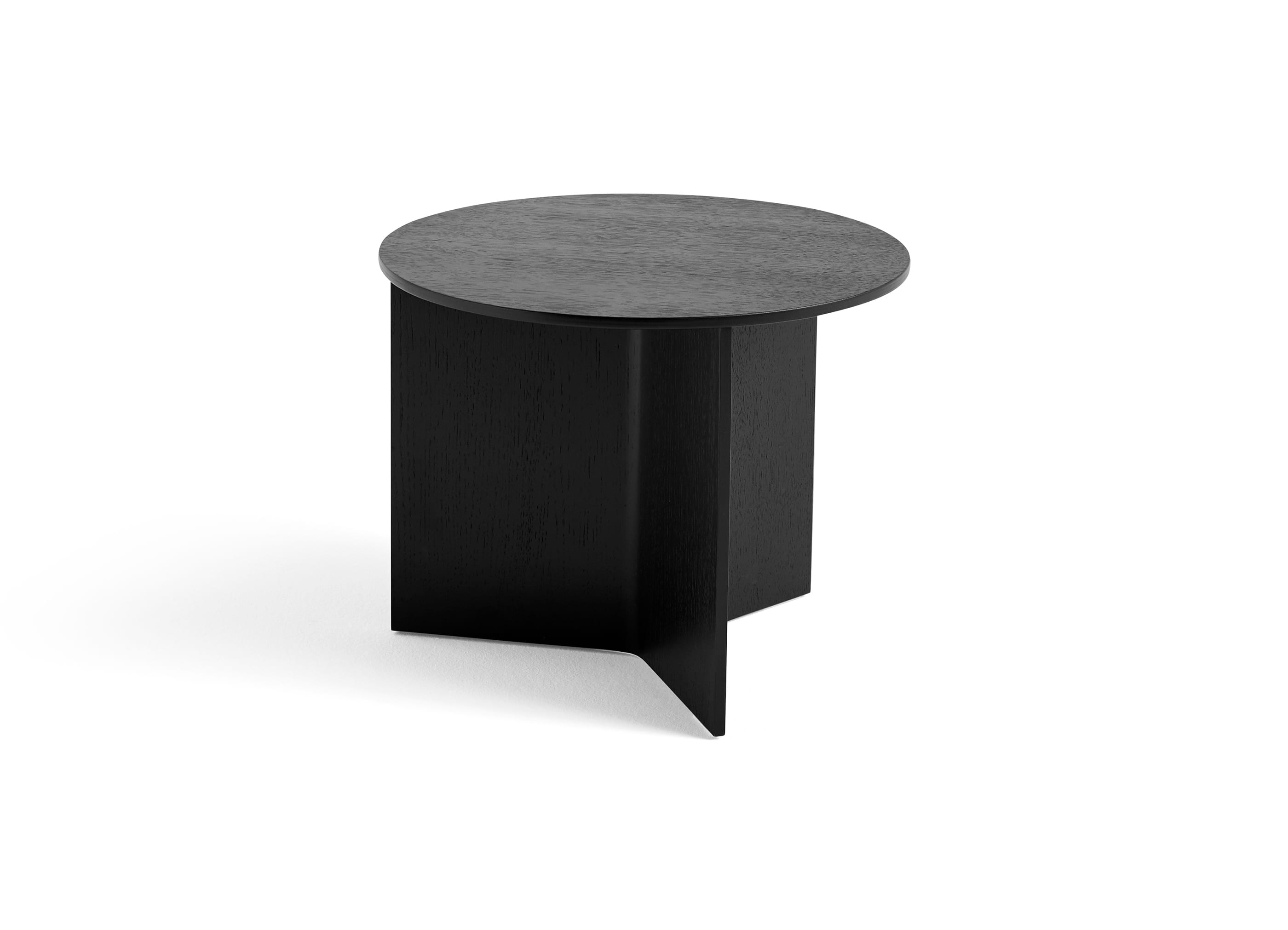 SLIT TABLE WOOD ROUND / Φ45 x H35.5 cm - テーブル | 【公式】HAY