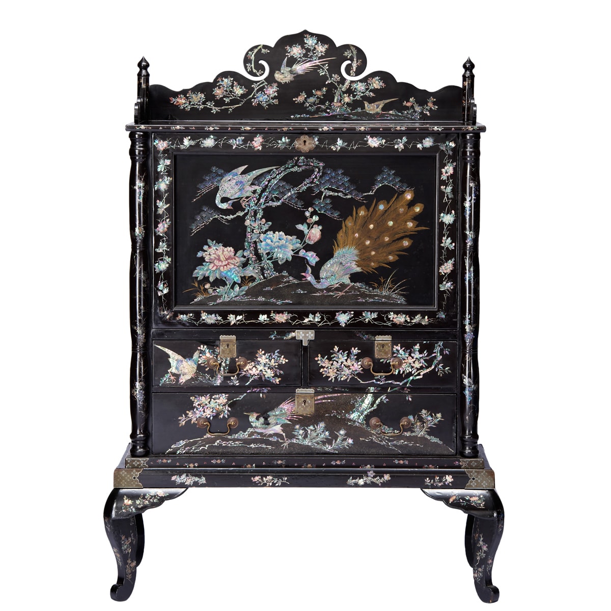 展示作品のご紹介：青貝細工ビューロー | 箱根ガラスの森美術館 ブログ