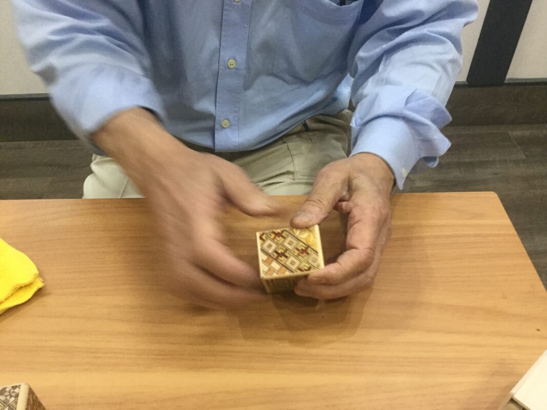 Japanese puzzle box solution – Japanese puzzle box – Hakone Maruyama
