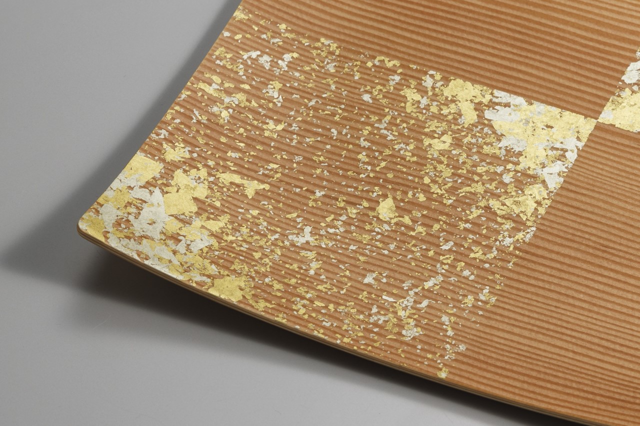 美しくて使いやすい、木目と金箔のプレートが新登場