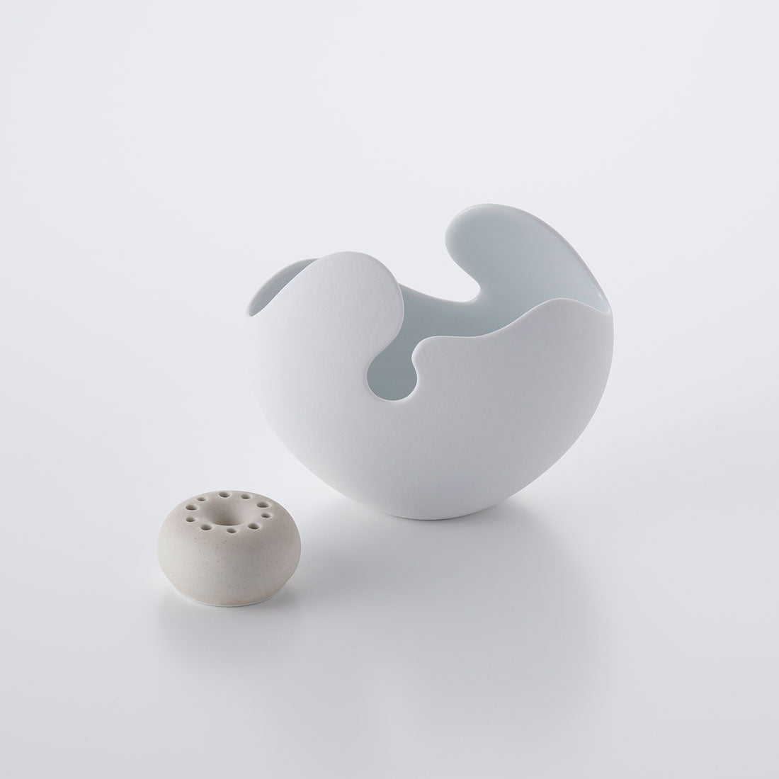 ライフシェルズ 花器(M) 花立て付 | 白山陶器直営オンラインストア