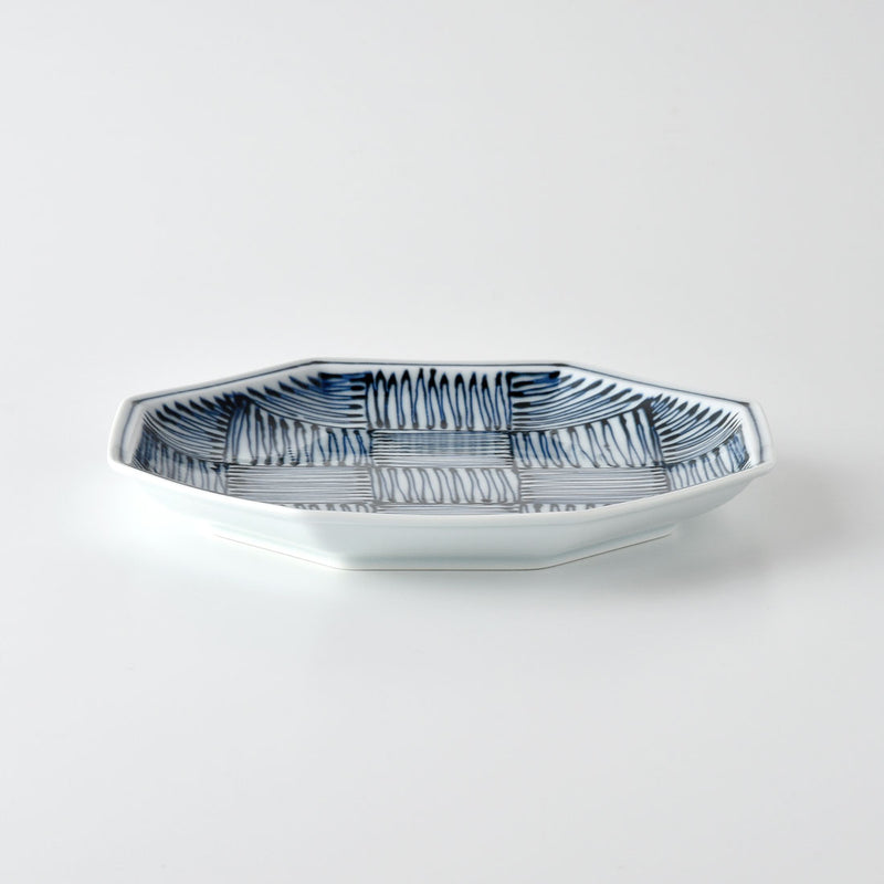 染付地紋 八角盛皿 市松 | 白山陶器直営オンラインストア