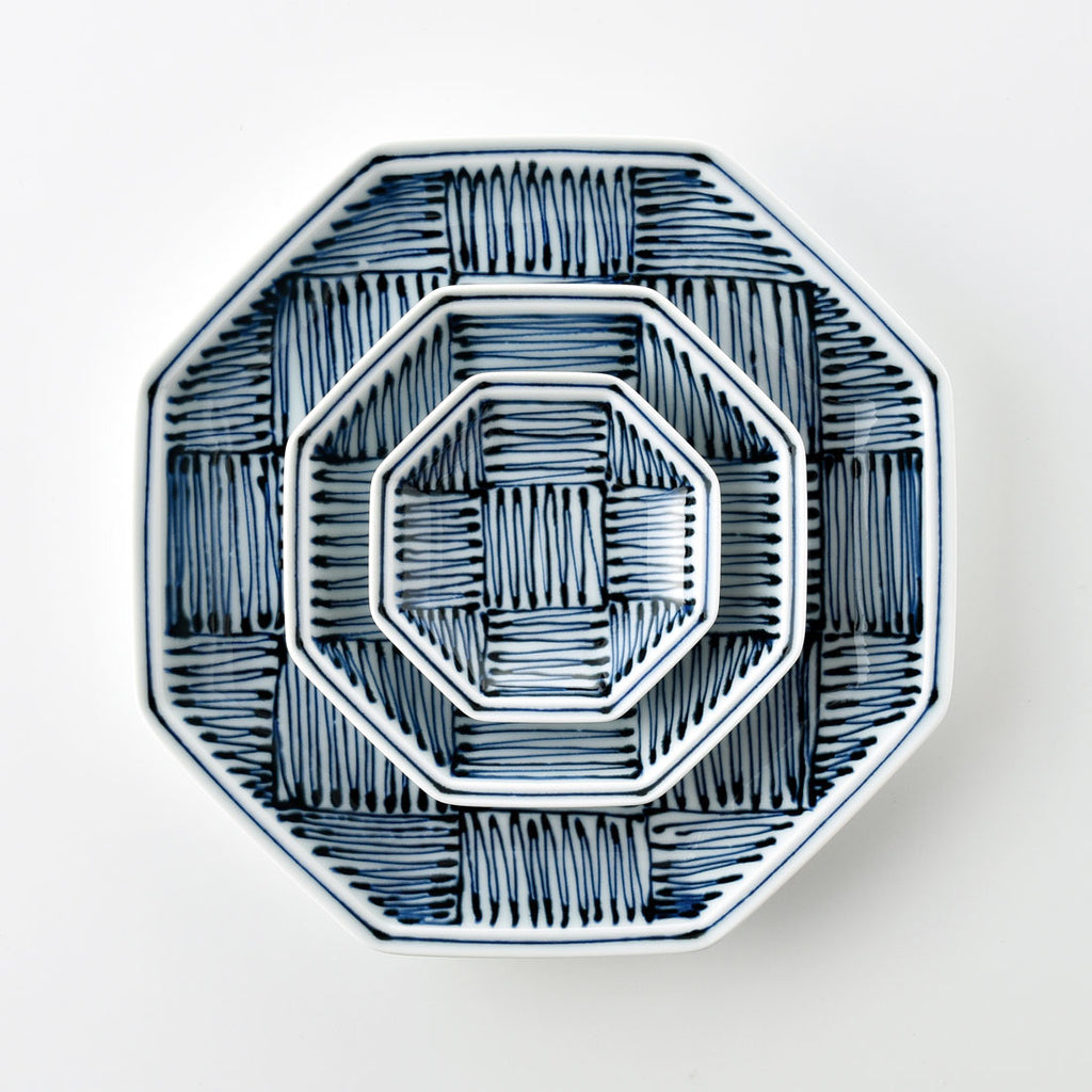 八花弁皿 染付 色絵付 取り皿 なます皿 岩 梅 菊 銘 明治 イ号 八花弁