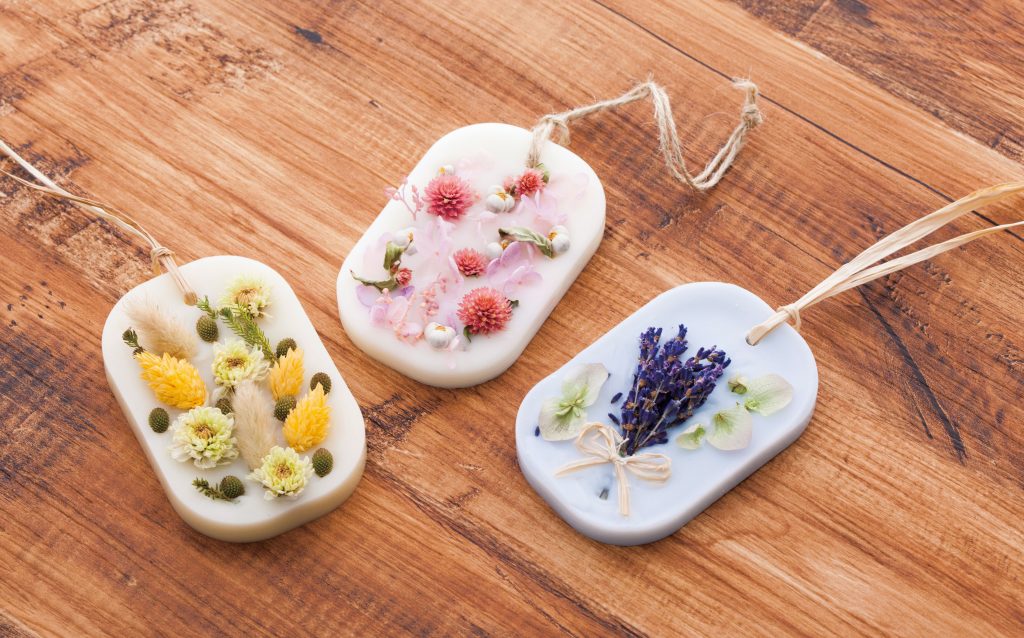 アロマワックスサシェの作り方～ドライフラワーと香りを楽しむ～ - は